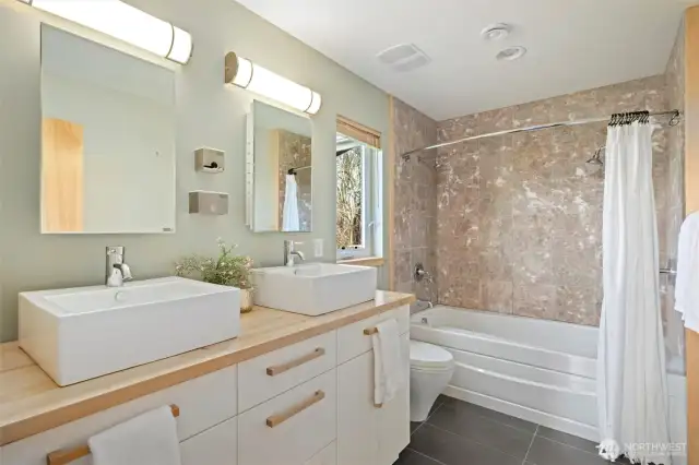 Primary ensuite