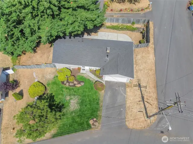 House is right in the middle of 2 cul-de-sacs