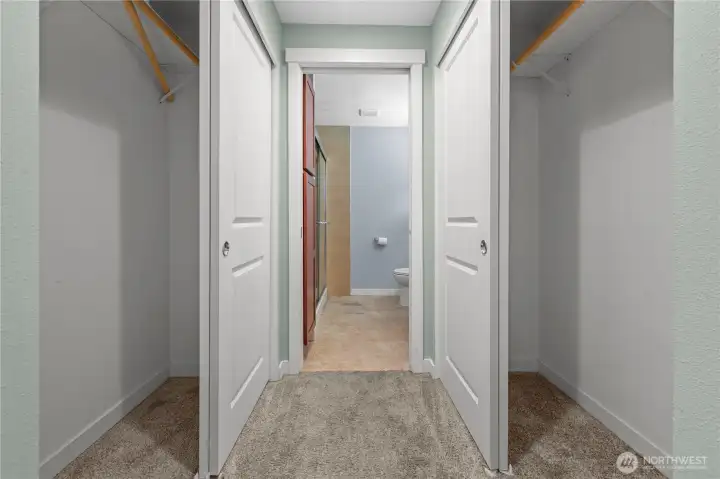 2 closets in primary