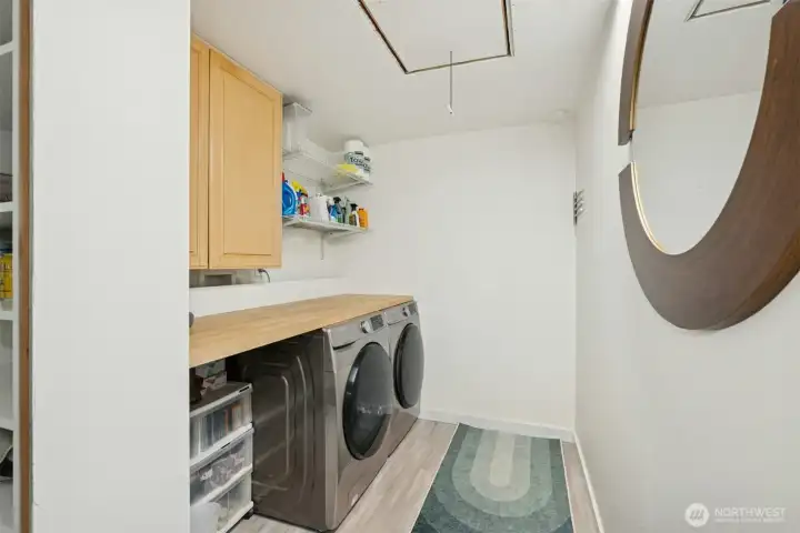 Separate utility room & storage