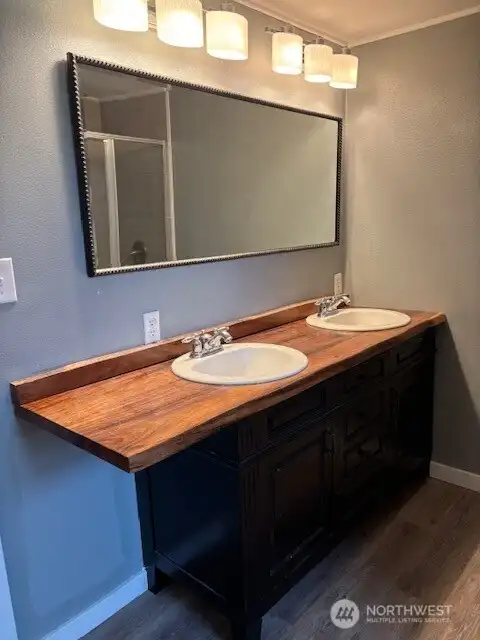 Main bath with double sink vanity
