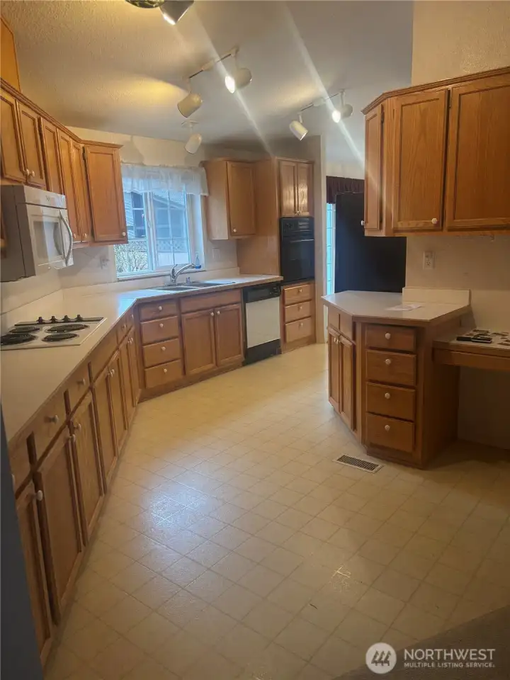 Lots of counter and cabinets