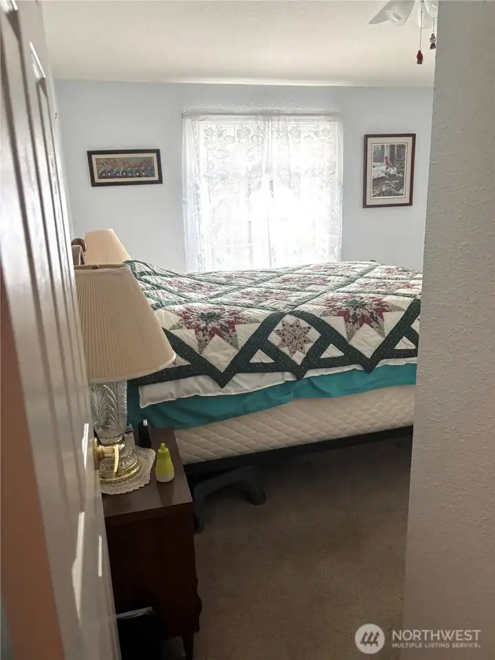2nd bedroom