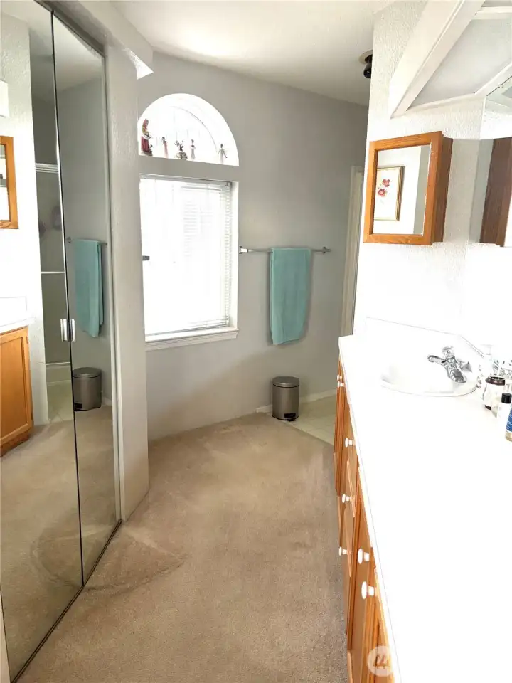 Main bathroom with beautiful window