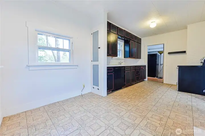Kitchen and Dining space