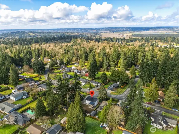 Whether you're heading out for a quick coffee or planning a day at the park, everything you need is close at hand.