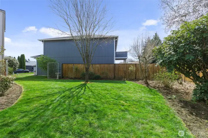 Side space shown here makes this yard larger than many lots in this neighborhood and price range!
