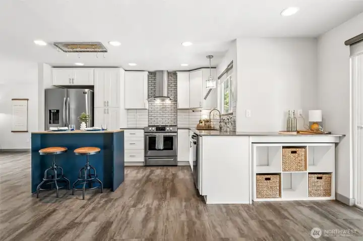 And extra counter space perfect for a coffee/tea bar