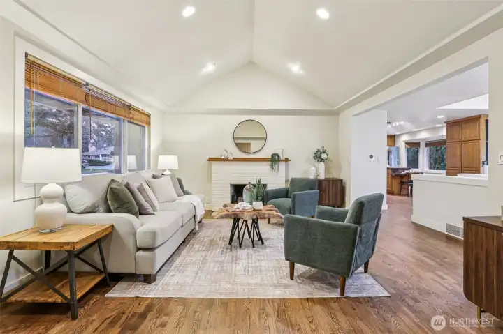 Abundant windows, skylights, and vaulted ceilings fill every space with light, even on the gloomiest of PNW winter days. Abundant windows, skylights, and vaulted ceilings fill every space with light, even on the gloomiest of PNW winter days.