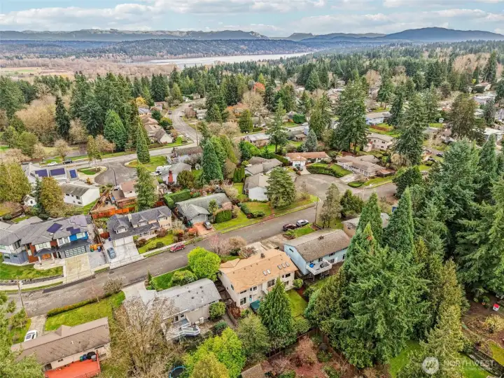 Microsoft's campus is just down the street - this location truly couldn't be more convenient for the 2026 return to office! Microsoft's campus is just down the street - this location truly couldn't be more convenient for the 2026 return to office!