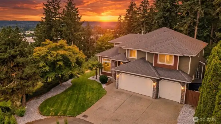 As the sun sinks behind the house the burnt orange and molten gold give a back drop unmatched.