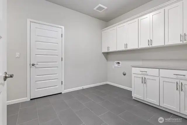 Mudroom - laundry room