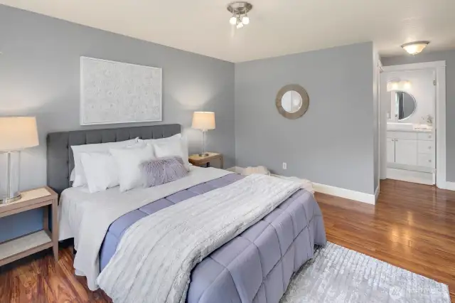 Primary bedroom with garden view!