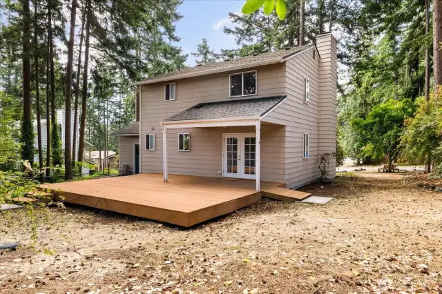 Back Deck is perfect for grilling and outdoor entertaining.