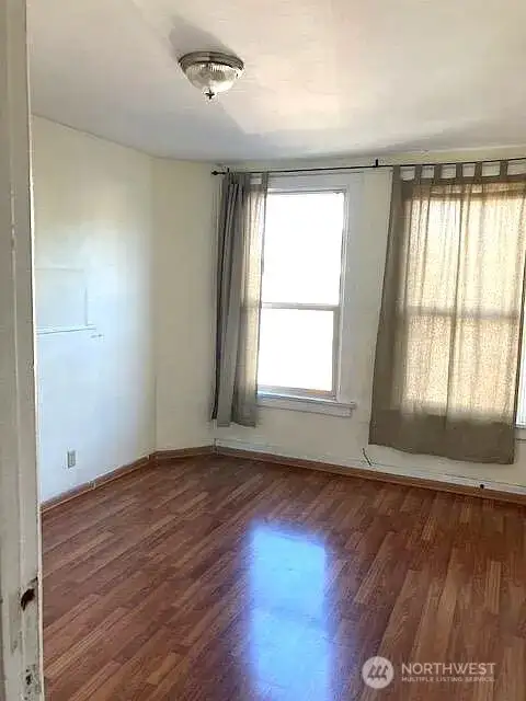 Laminate Flooring