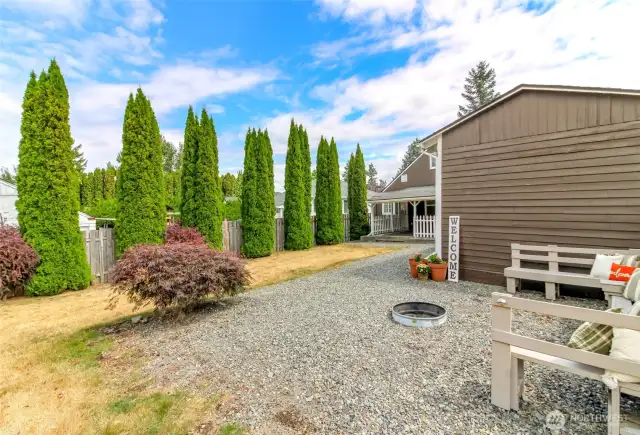 Private and peaceful backyard!