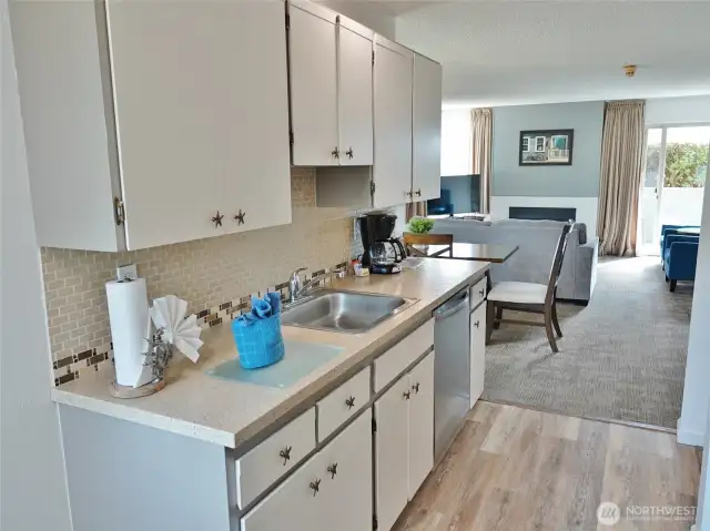 Kitchen w/ dishes, etc.