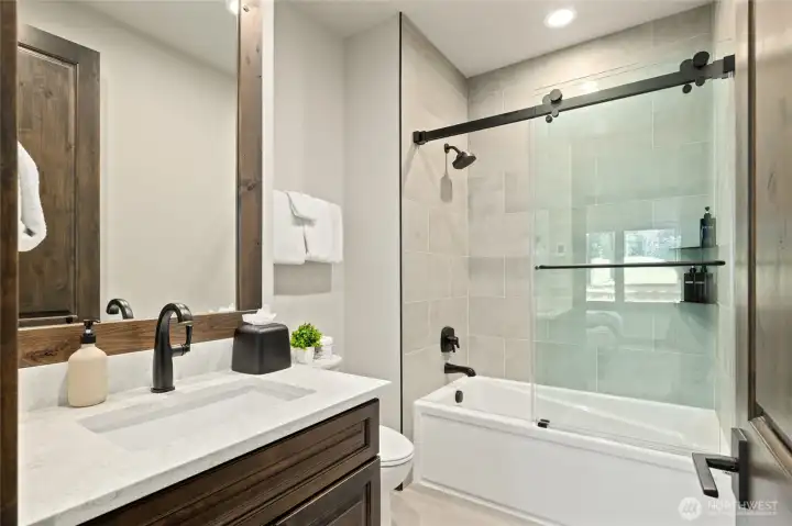 En-suite full bath.