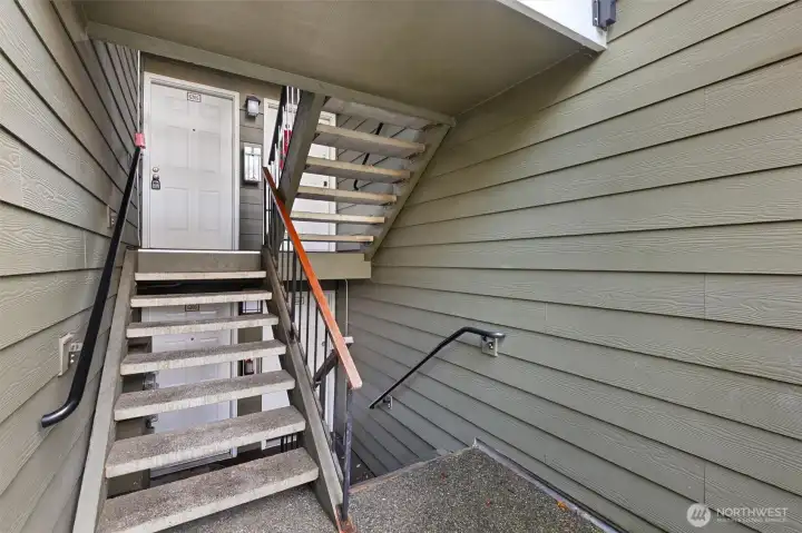 level 2 unit entrystairway