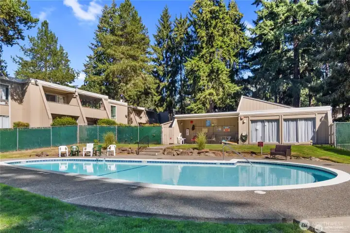 With a community pool, clubhouse, and conveniently located laundry, this is an ideal place to call home.