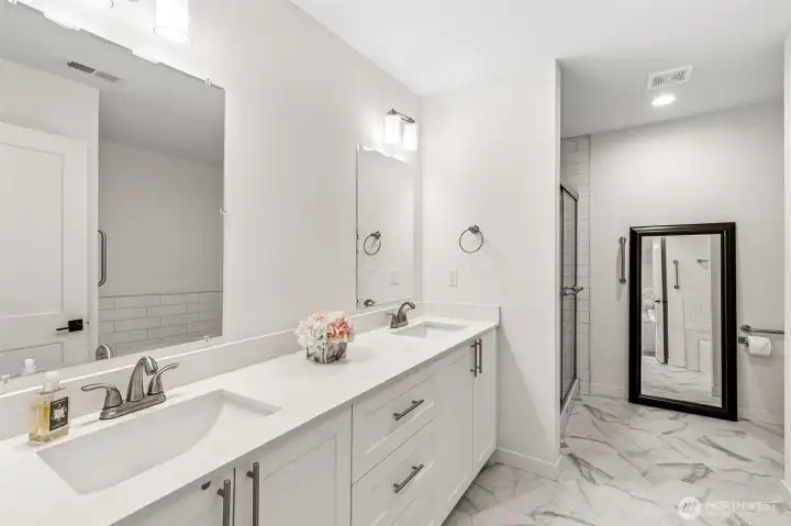 Primary 5 Piece Bathroom