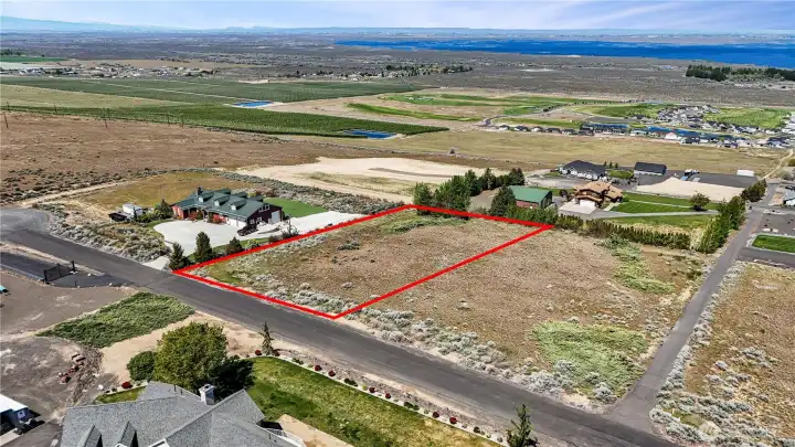 Wide open skies, peaceful surroundings, and endless recreational opportunities await at Curlew Crest Estates.