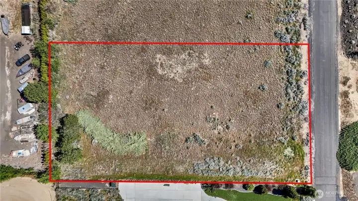 Ideal homesite for a luxury retreat, vacation getaway, or full-time residence near boating and fishing.