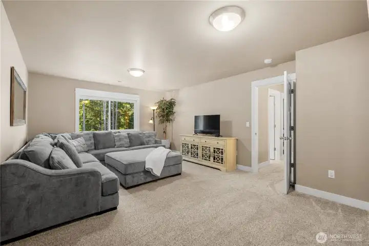 HUGE guest bedroom #3...