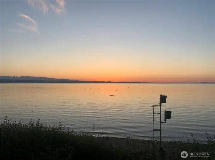 Amazing sunsets at the waterfront, just minutes away! Amazing sunsets at the waterfront, just minutes away!