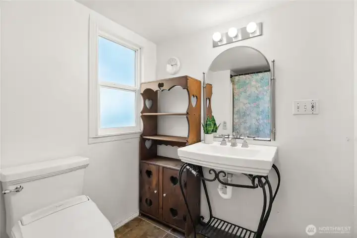 Main full bath Main full bath