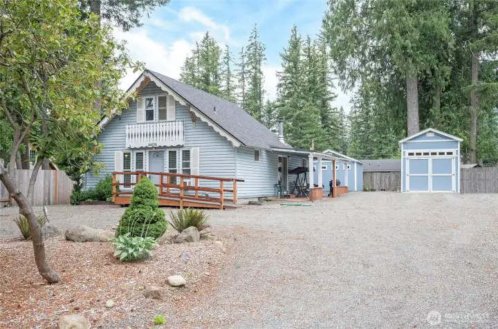 Charming chalet-style home in the desirable Riverbend Homesites community with plenty of room to park RVs, boats, recreational toys, and multiple vehicles. Charming chalet-style home in the desirable Riverbend Homesites community with plenty of room to park RVs, boats, recreational toys, and multiple vehicles.
