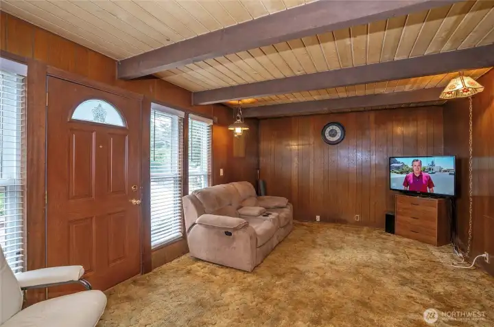 Inviting living area with plenty of space to relax, unwind, and enjoy movie nights or your favorite entertainment. Inviting living area with plenty of space to relax, unwind, and enjoy movie nights or your favorite entertainment.