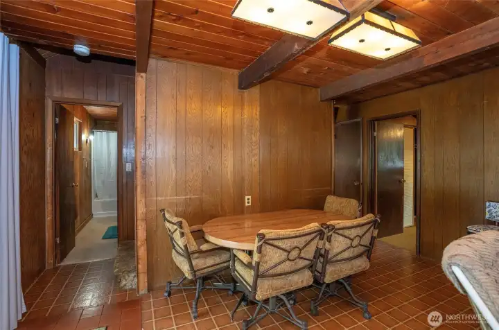 Dining area. Dining area.