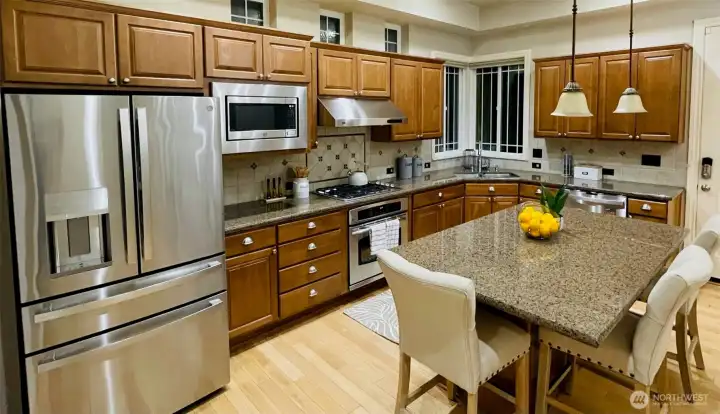 Large Kitchen with Island Large Kitchen with Island