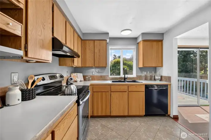 Another view of the kitchen.