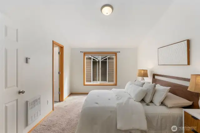 Upstairs primary bedroom