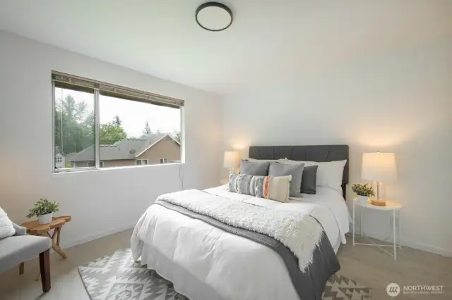2nd upper bedroom