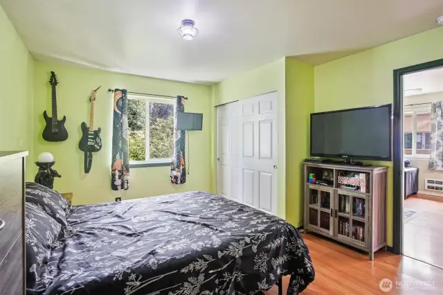 Comfortable primary bedroom Plenty of light!