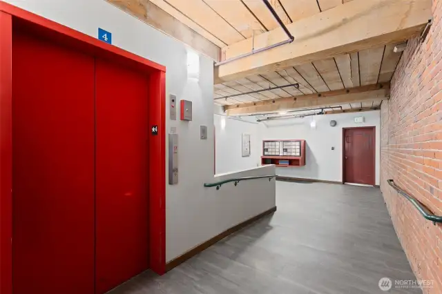 4th Flr Residential Lobby