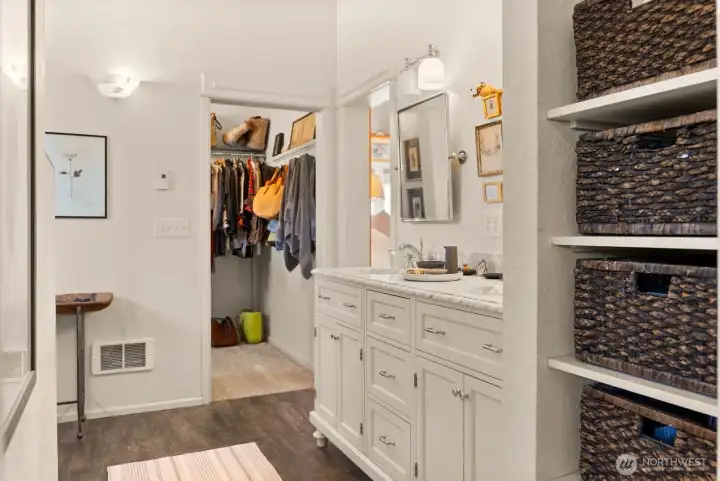 Primary bedroom ensuite bath and walk-in closet