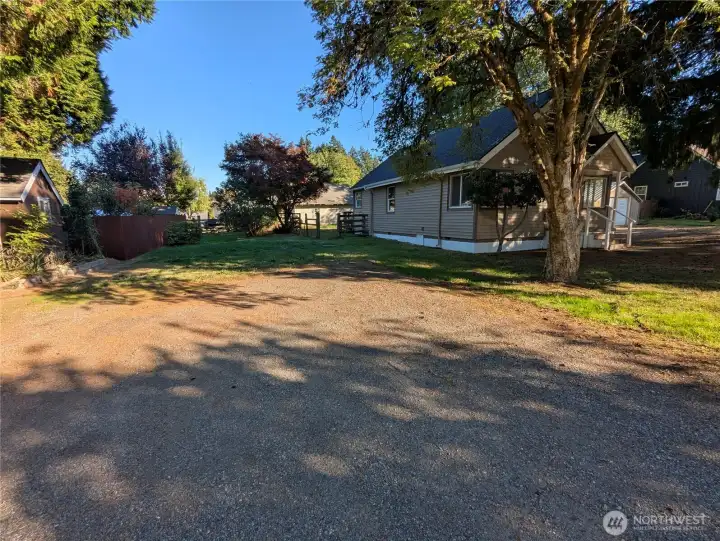 Extra parking next to the side of the house is par of the property