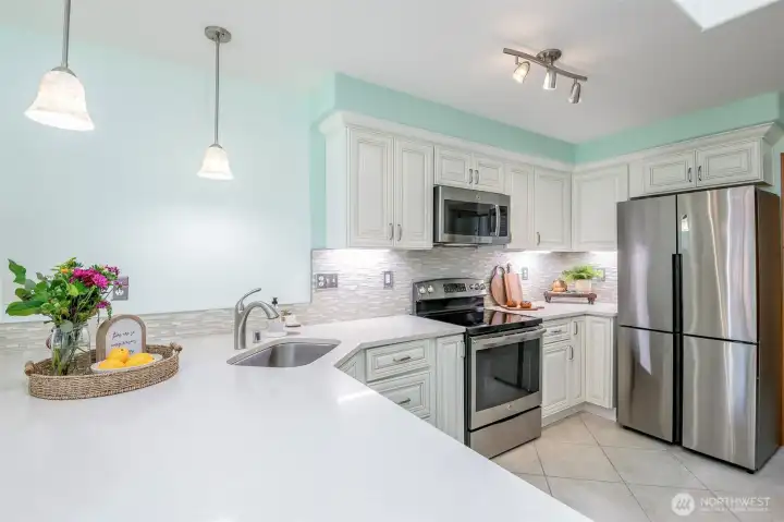 Updated kitchen, newer appliances and immaculate.