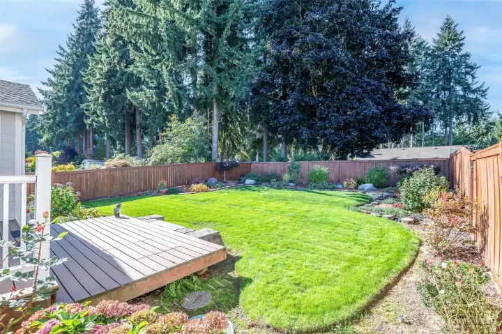 Fully fenced, small quiet all ages community, private yet close to everything.