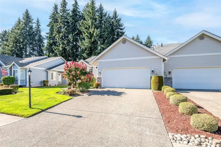 Large driveway and low HOA dues that actually mow your front and back yard, maintain the security gate and play space common area along with road maintenance.