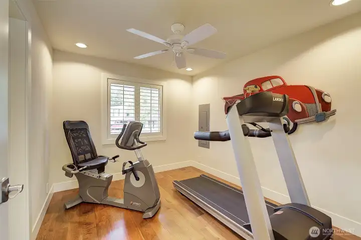 Extra room for excercise equipment or office.