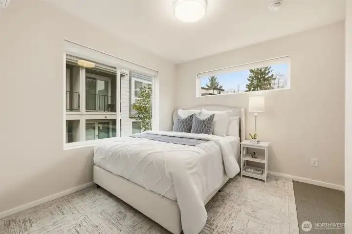 Main-level bedroom + ¾ bath = ideal for guests, multigenerational living, or a private office setup.