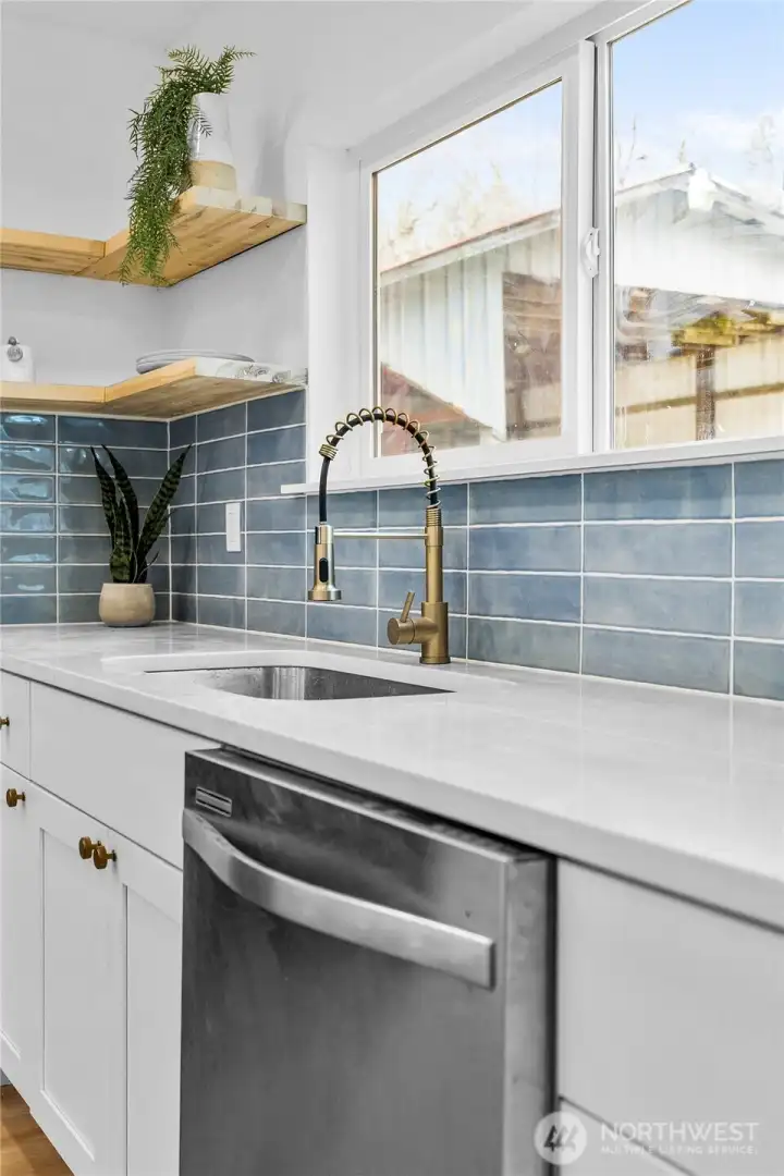 BEAUTIFUL HARDWARE AND FIXTURES