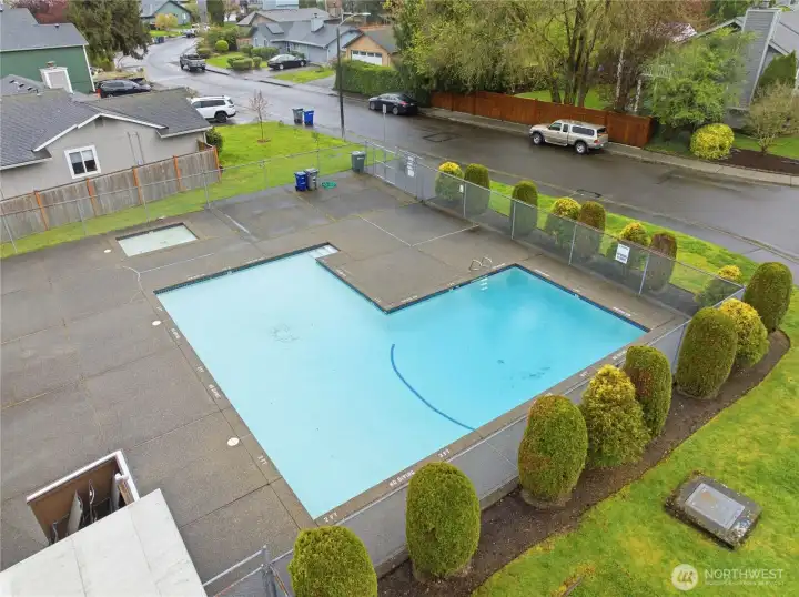 Well kept community pool for summer fun!
