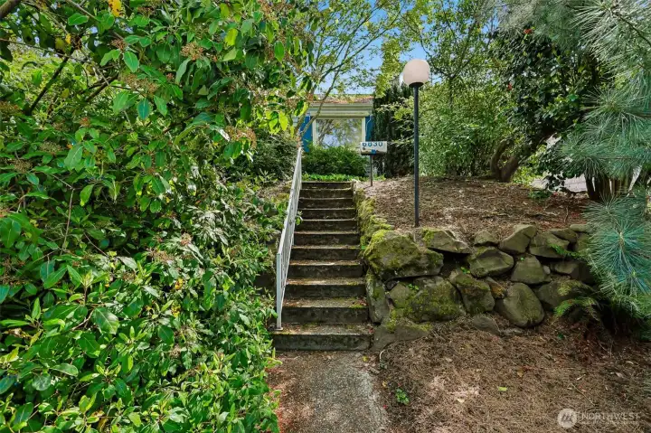 Lush, mature landscaping