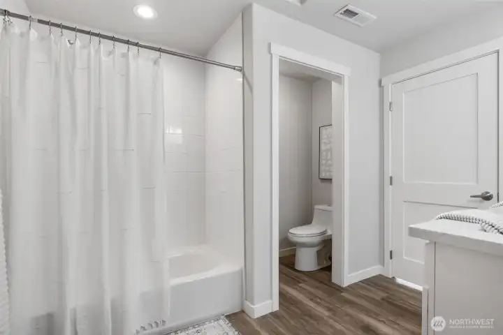 Level 2 Jack and Jill full bathroom